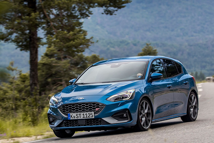 Ford-Focus-ST-review-2019.jpg